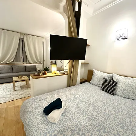 Celine 30 Bright Haven Between Champs Elysee And Trocadero