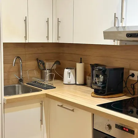 Апартаменты Celine 30 Bright Haven Between Champs Elysee And Trocadero *