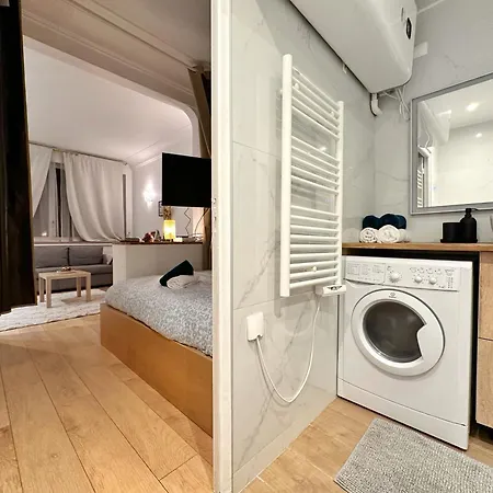 Celine 30 Bright Haven Between Champs Elysee And Trocadero Париж