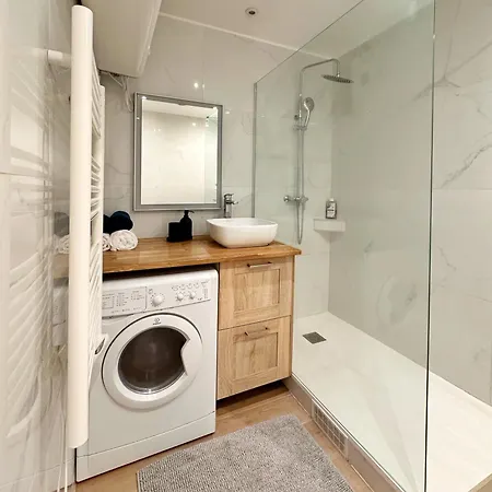 Апартаменты Celine 30 Bright Haven Between Champs Elysee And Trocadero Париж