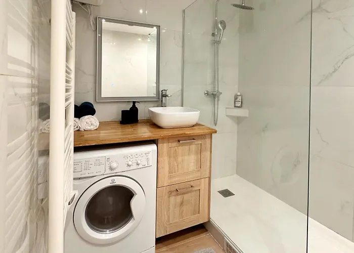 Apartment Celine 30 Bright Haven Between Champs Elysee And Trocadero Paris